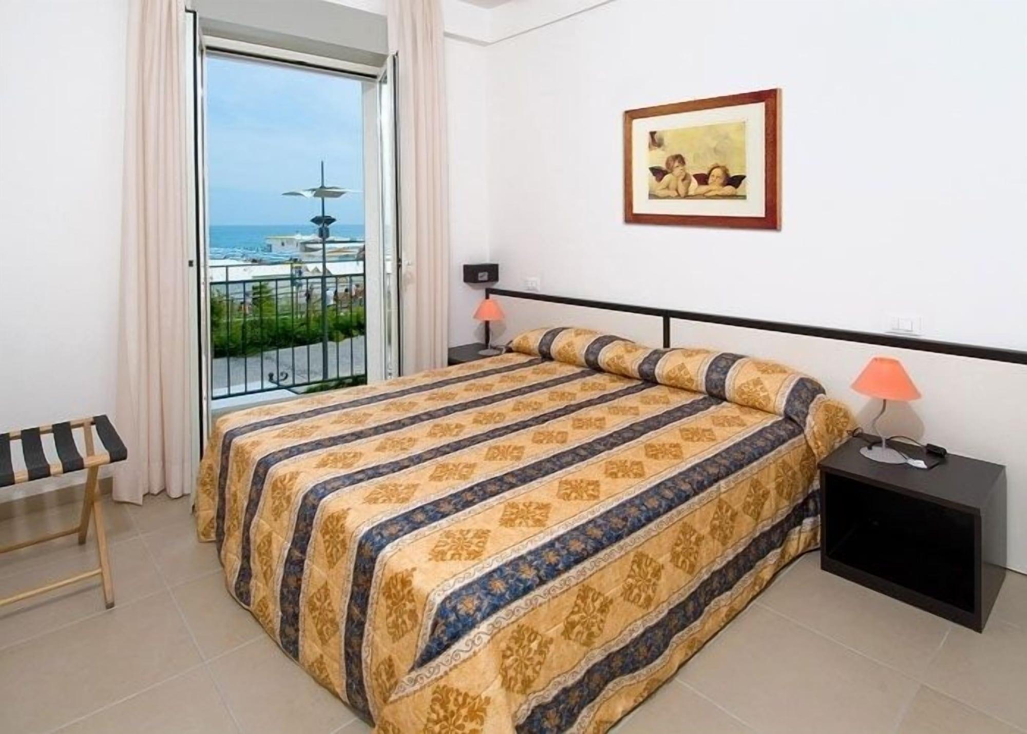 Residence Roxy Misano Adriatico Kültér fotó