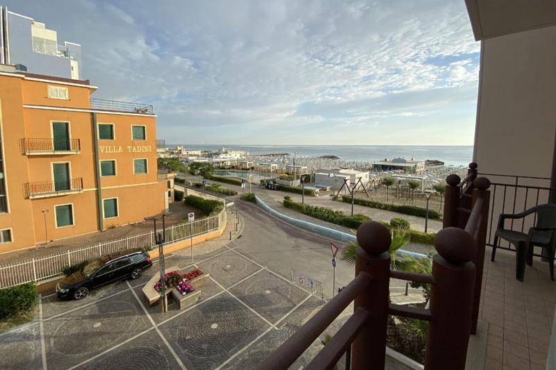 Residence Roxy Misano Adriatico Kültér fotó